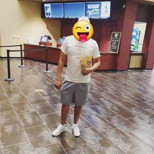 Meet your Posher, Manuel